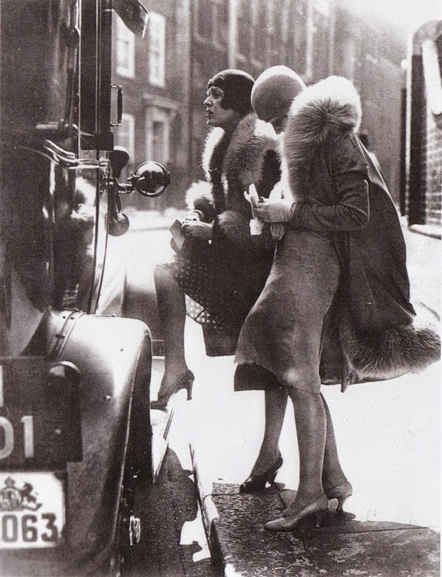 Street fashion, ca. 1920s (berlin